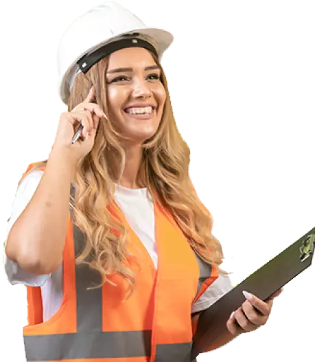 señorita contestando el celular de contacto
